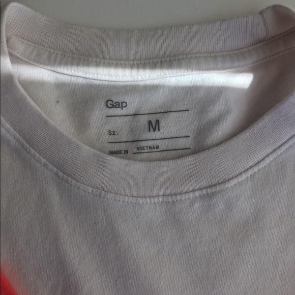 2/$20⭐️🕶 GAP Mens T shirt with chest pocket - Picture 3 of 4